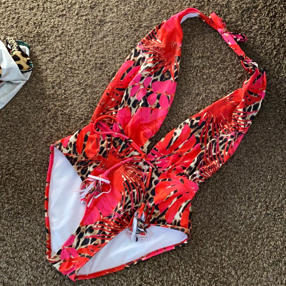 Leopard print one piece bathingsuit